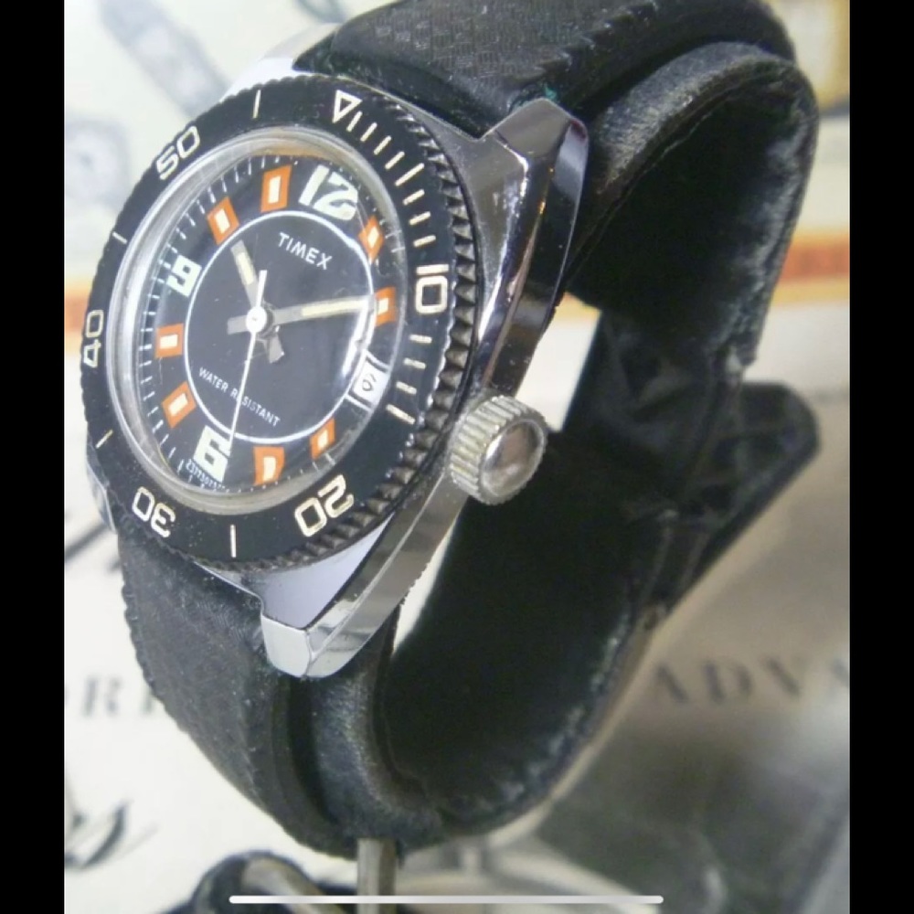 RARE 1977 Timex Diver Style  31.4mm 3 Color Rotating Bezel NR